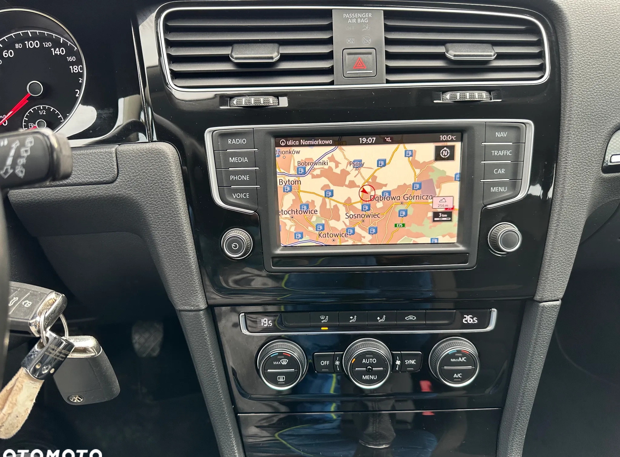 Volkswagen Golf cena 38900 przebieg: 205000, rok produkcji 2015 z Będzin małe 254
